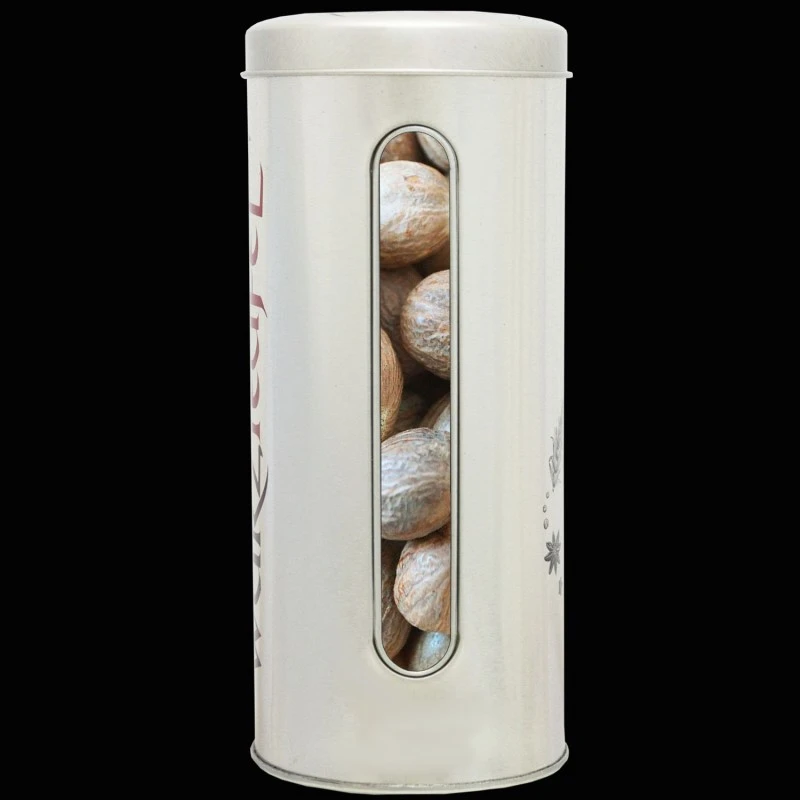 Muskatnuss (Grenada), ganz