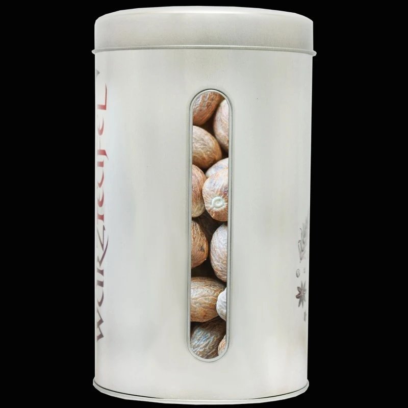 Muskatnuss (Grenada), ganz