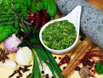 Bärlauch, grob gerebelt