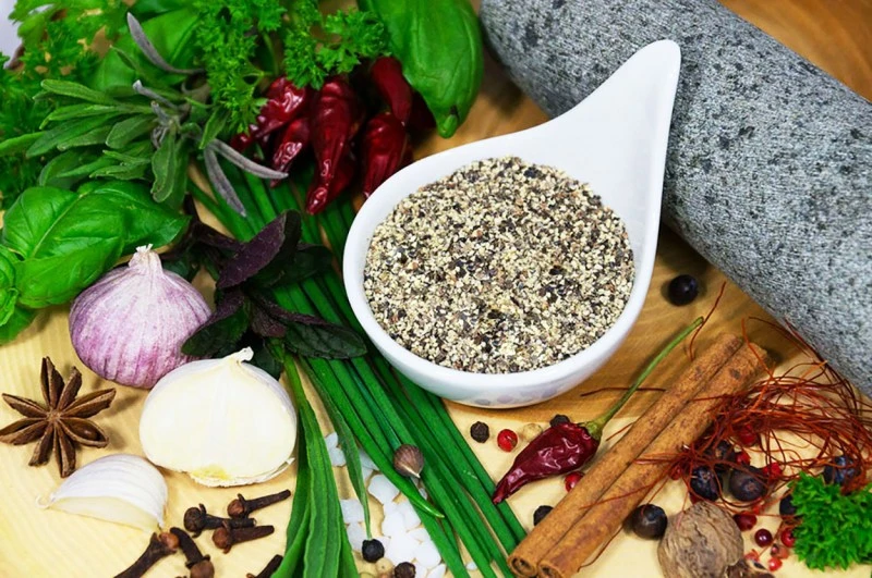 Pfeffer schwarz, fein geschrotet