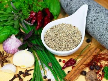 Pfeffer weiß, fein geschrotet (Steakpfeffer)