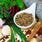 Wacholderbeeren, geschrotet